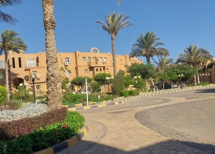 Sea Breeze مواجة للبحر Empire العين السخنة شقة